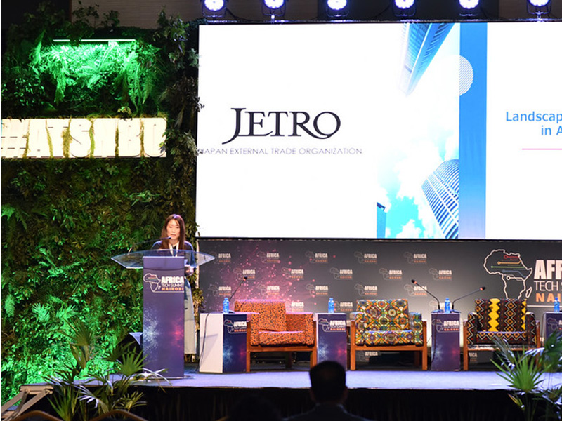 モーダルウィンドウで表示します。